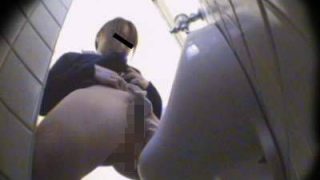 隠撮　女子校内男性職員トイレで立ちション 1