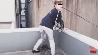 街で見かけた女の失禁