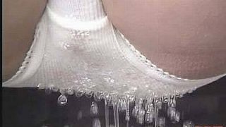 女子校生のおもらし