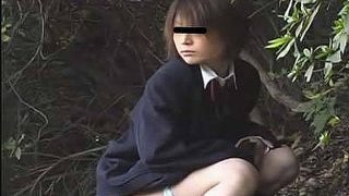 女子校生達の野糞。野尿。