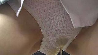 女子校生のおもらし2