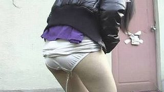 追跡野ｸﾞｿ野ｼｮﾝ娘 ｽﾄｰｷﾝｸﾞおもらし失態現場２ 汚物出すまで逃がさない・・・