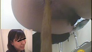 苦悶便所 個室でしか見れない漏れる吐息と歪む顔がタマラナイ