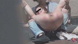 ワンピースずり下げ素っポンポン